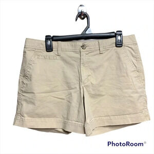 Old Navy perfect khakis size 10 regular 5” inseam 
 Classic style